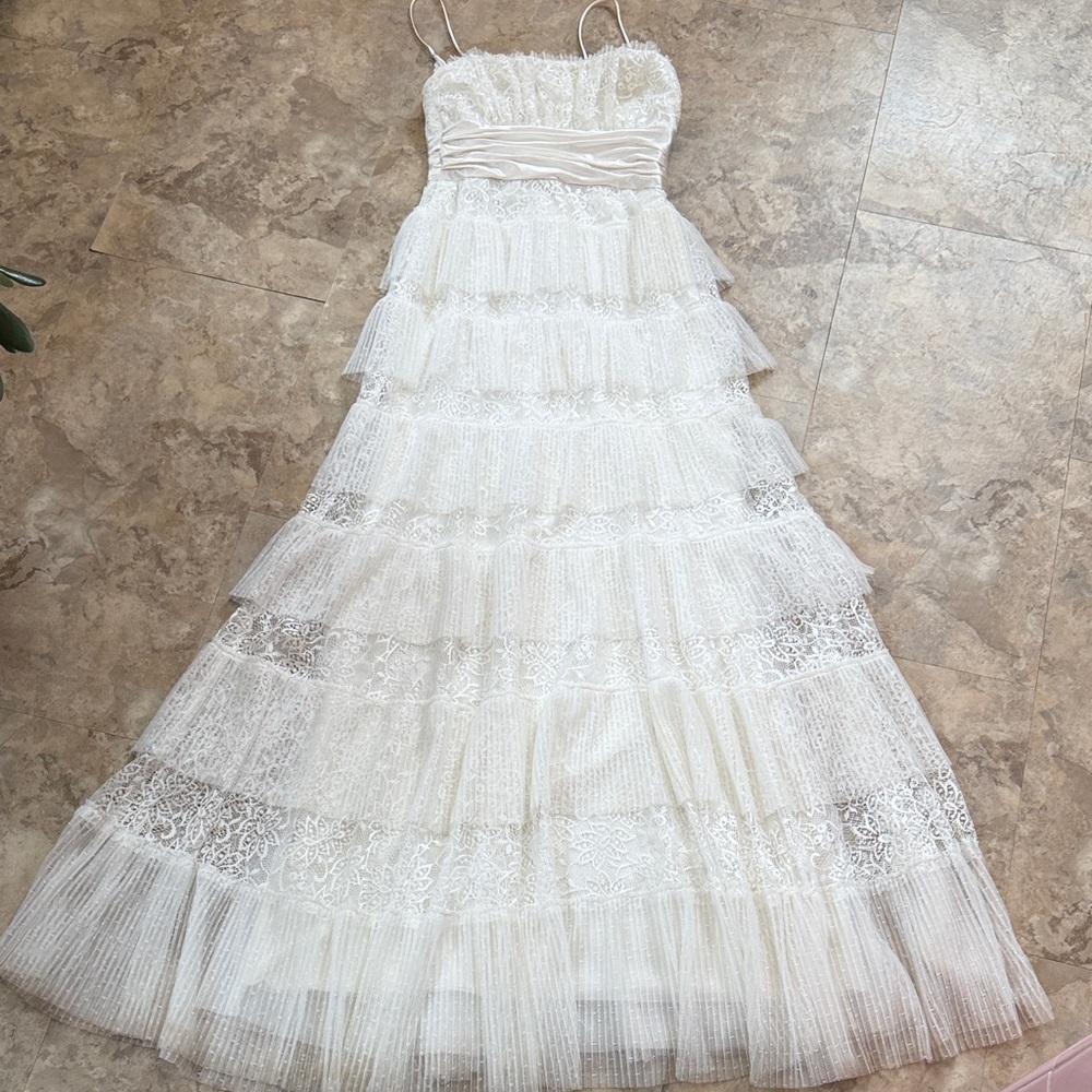 BCBGMaxAzria White Lace Prom Wedding Dress S